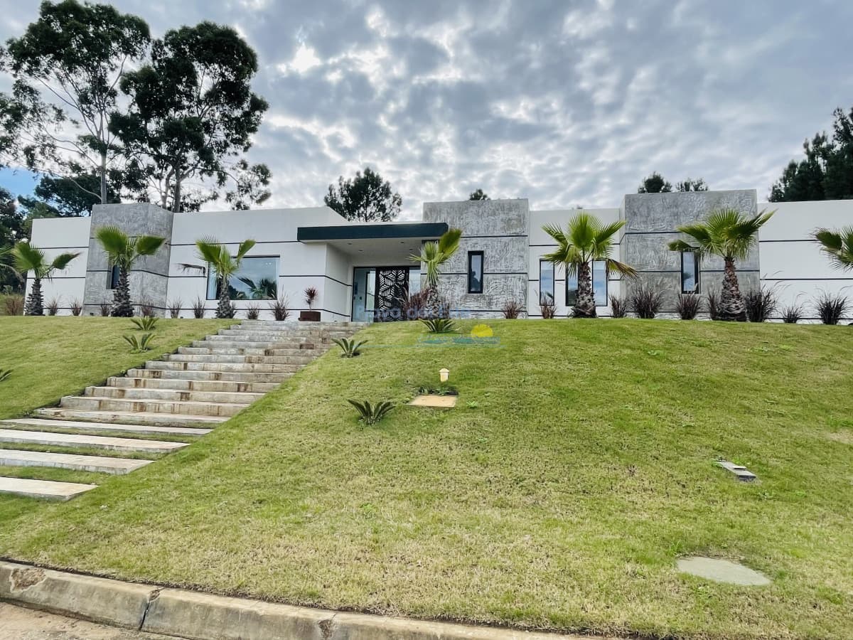 Hermosa casa en Acres de Solanas - Inmobiliaria Playa del Este