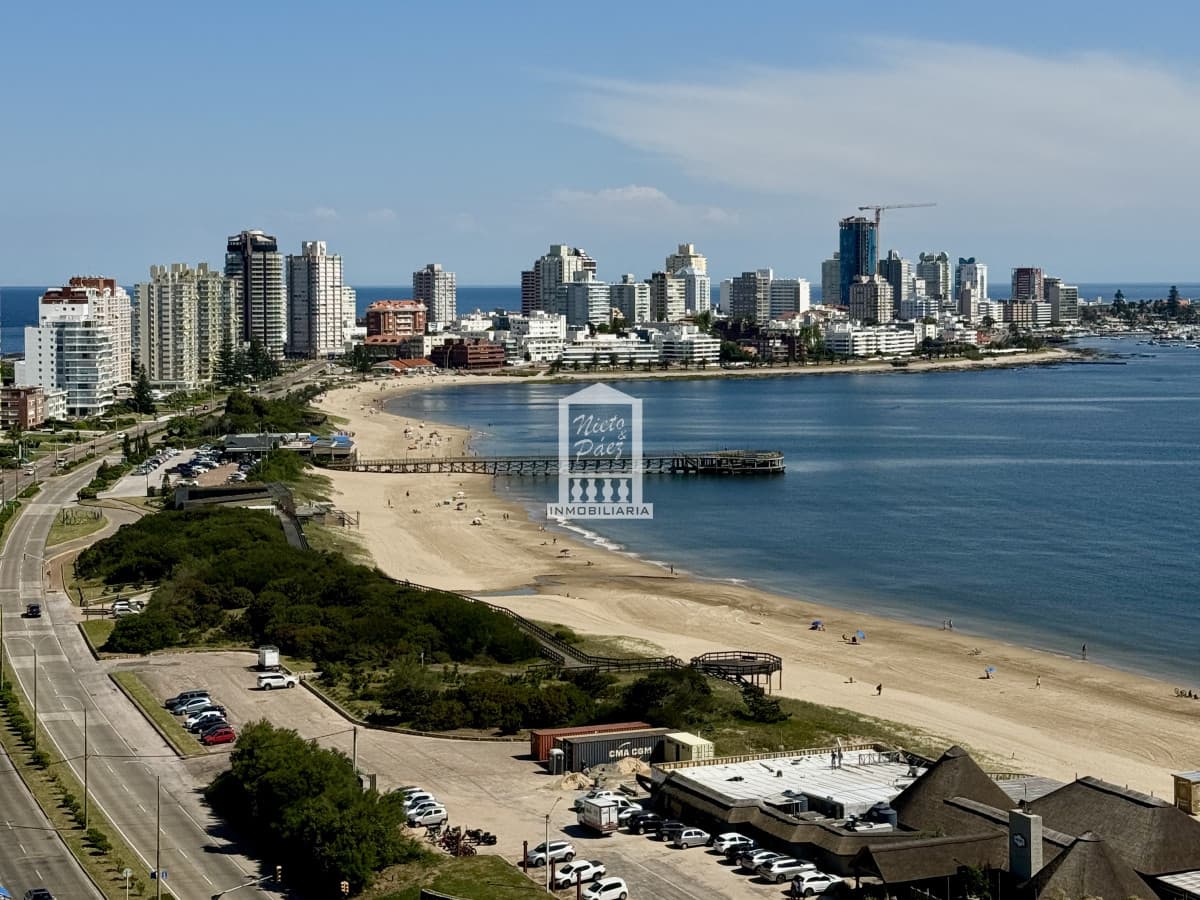 Venta apartamento en playa mansa, 4 dormitorios, penthouse