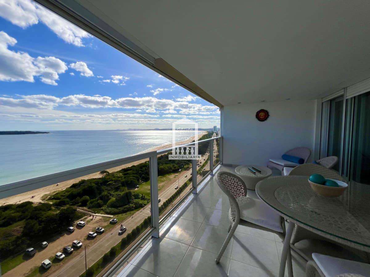 Venta apartamento en playa mansa, 4 dormitorios, penthouse