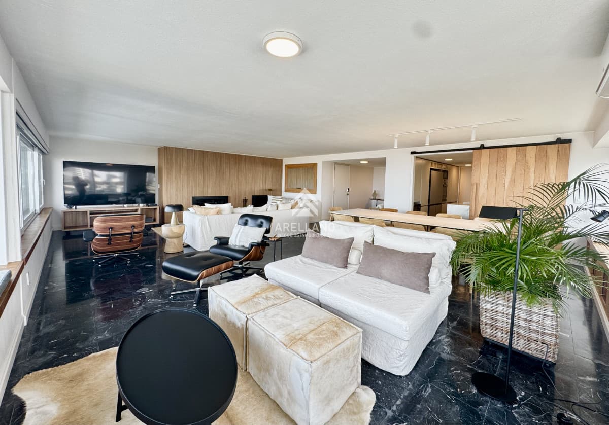 Apartamento ID.4246 - Alquiler apartamento en Punta del este, 4 dormitorios, 4 baños, servicios