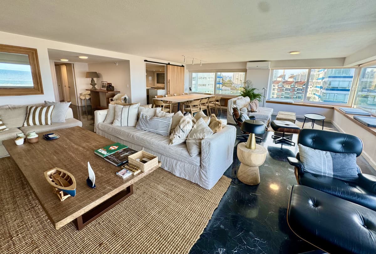 Apartamento ID.4246 - Alquiler apartamento en Punta del este, 4 dormitorios, 4 baños, servicios