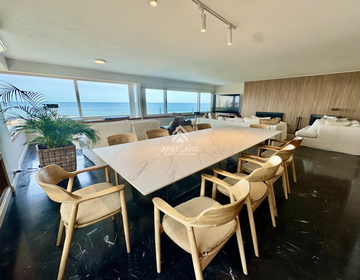 Apartamento ID.4246 - Alquiler apartamento en Punta del este, 4 dormitorios, 4 baños, servicios