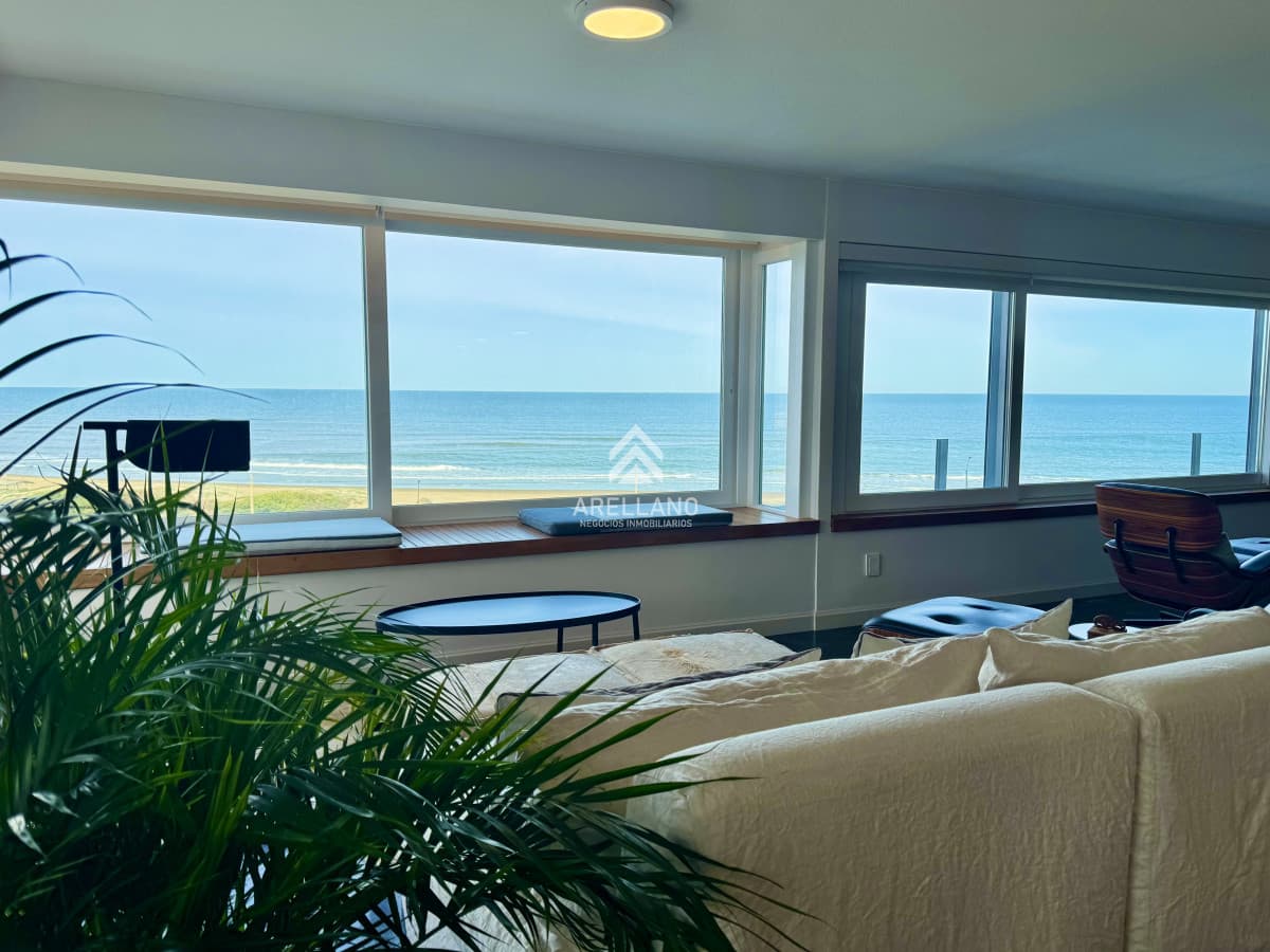 Apartamento ID.4246 - Alquiler apartamento en Punta del este, 4 dormitorios, 4 baños, servicios
