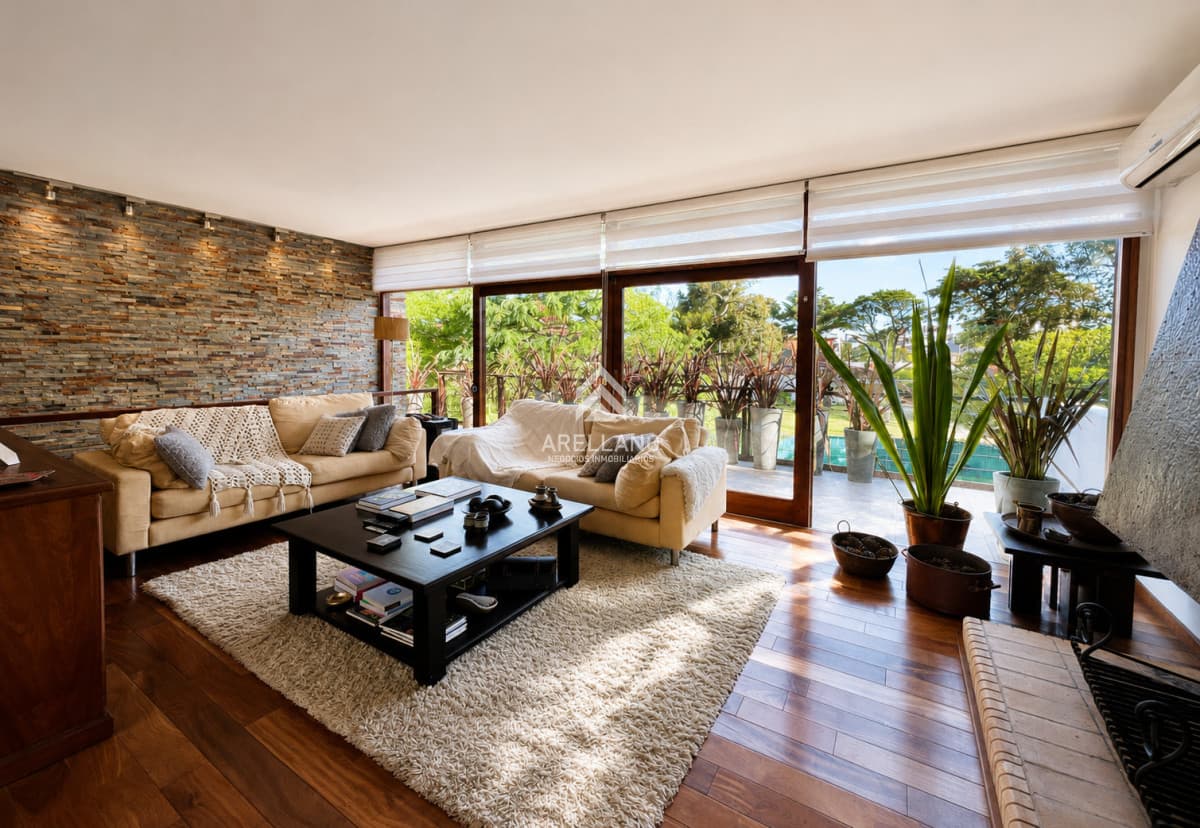 Casa ID.6518 - Venta Casa en  Playa Mansa, 4 dormitorios, 4 baños, Piscina climatizada