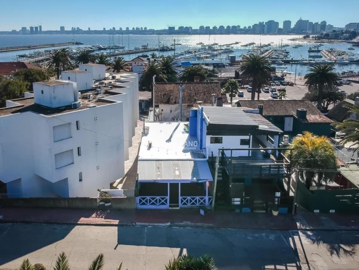 Casa ID.4439 - Venta casa en Península, 3 dormitorios, 3 baños