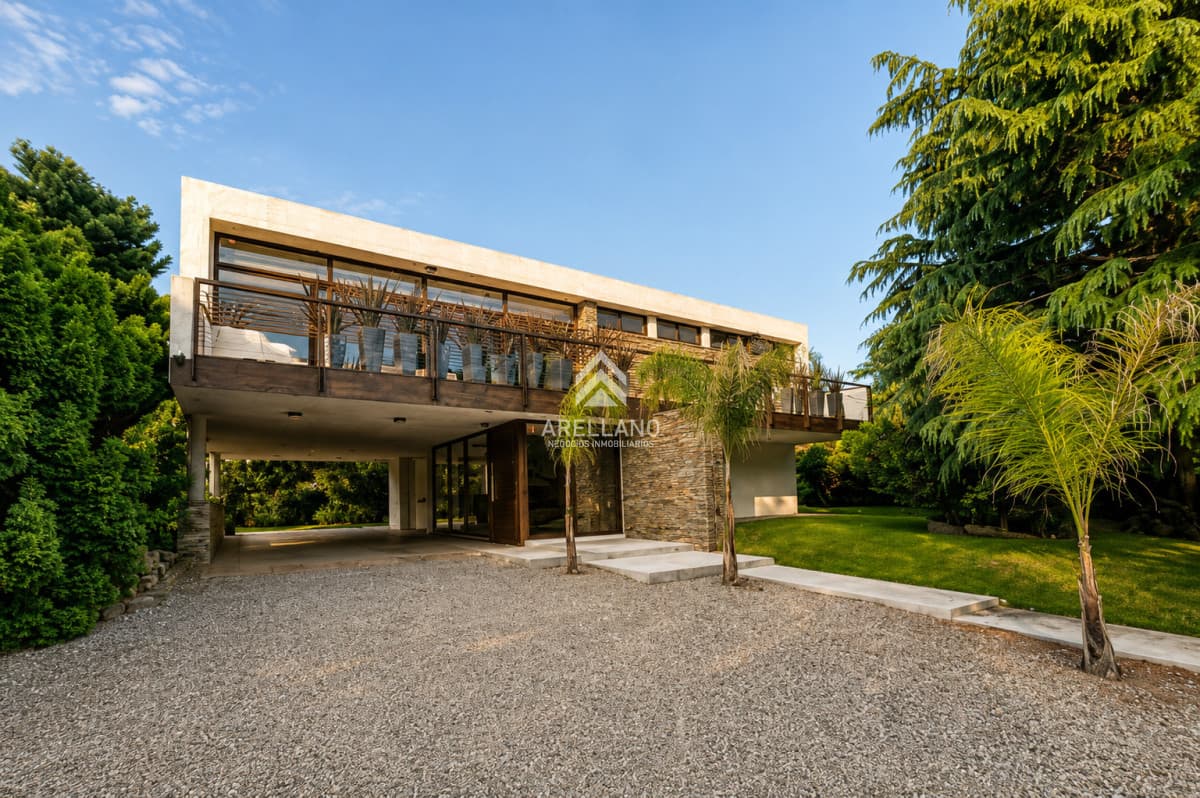 Casa ID.6518 - Venta Casa en  Playa Mansa, 4 dormitorios, 4 baños, Piscina climatizada