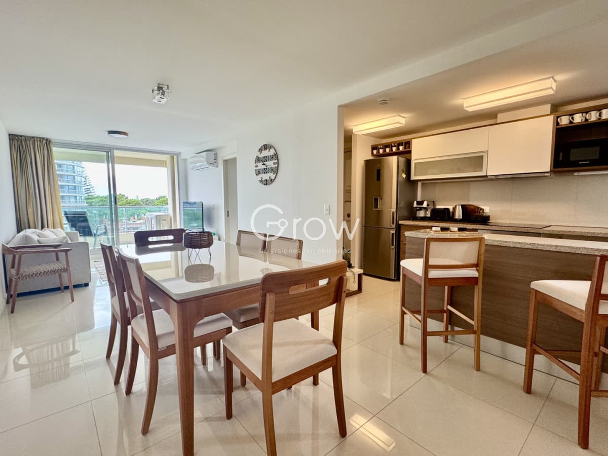 Venta apartamento Punta del Este, 3 dormitorios, 2 baños, 2 garajes