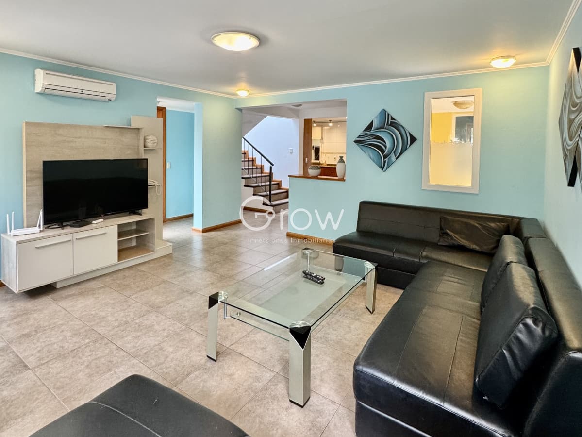 Venta casa en solanas, barrio privado, 3 dormitorios, 2 baños