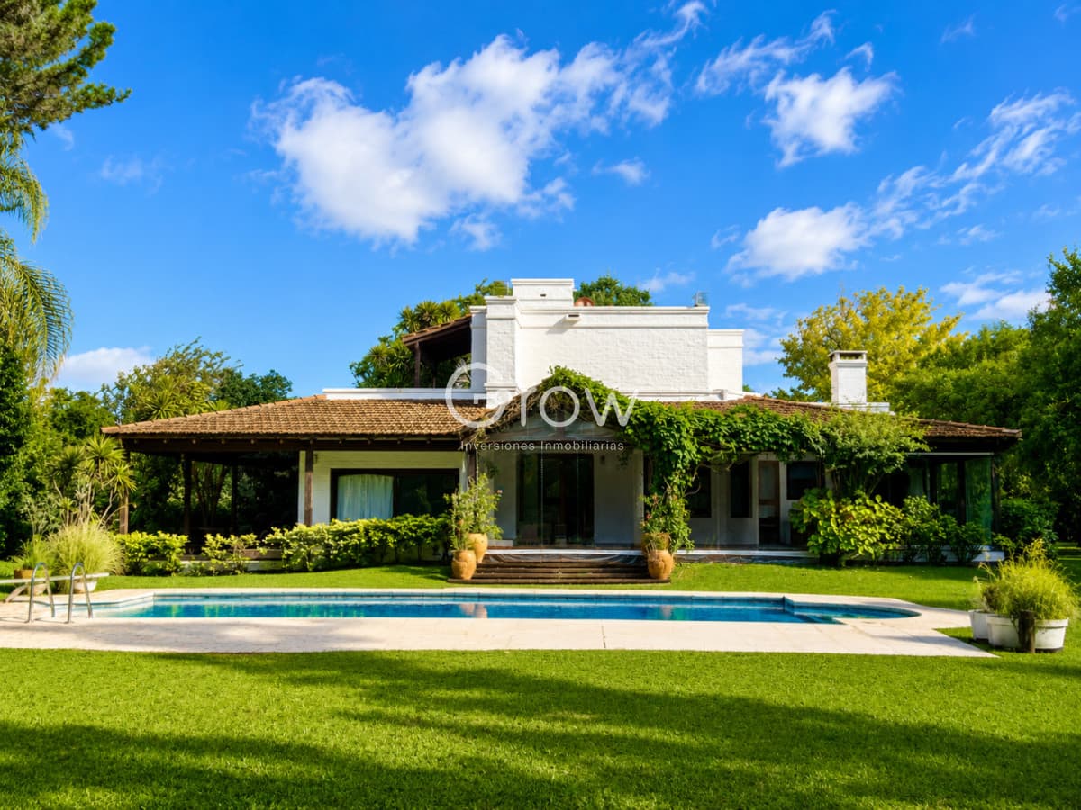 VENTA casa en solanas, 5 dormitorios, piscina, gran parque arbolado