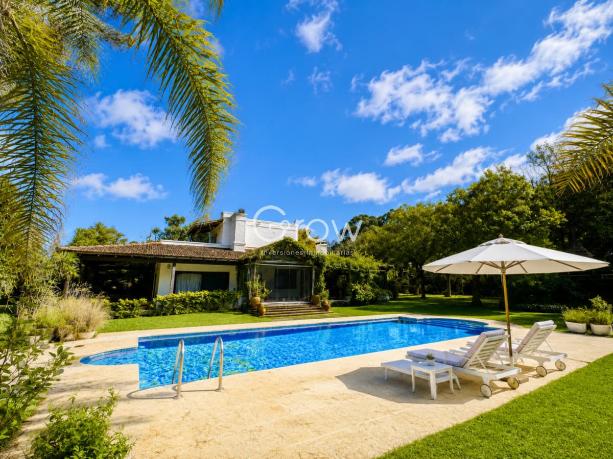 VENTA casa en solanas, 5 dormitorios, piscina, gran parque arbolado