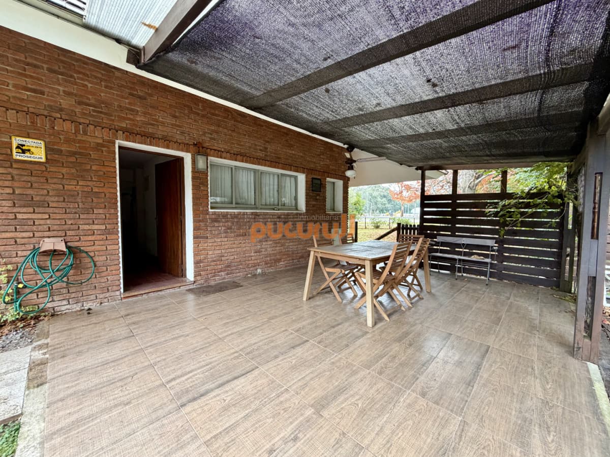 Venta casa de 7 dormitorios en Punta Ballena