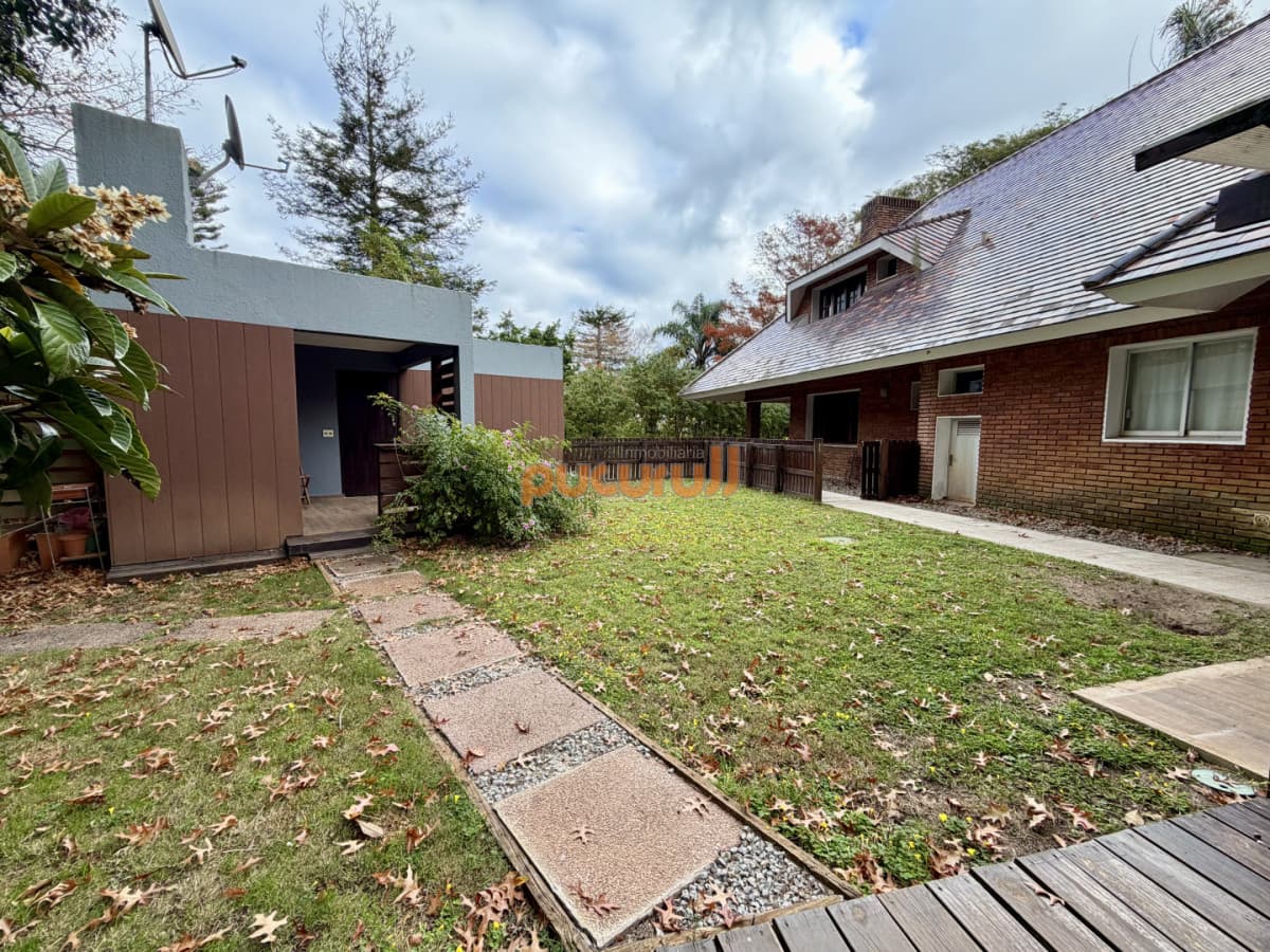 Venta casa de 7 dormitorios en Punta Ballena