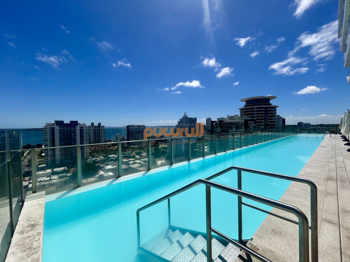 Venta apartamento de 2 dormitorios, 3 baños y doble garage en brava.