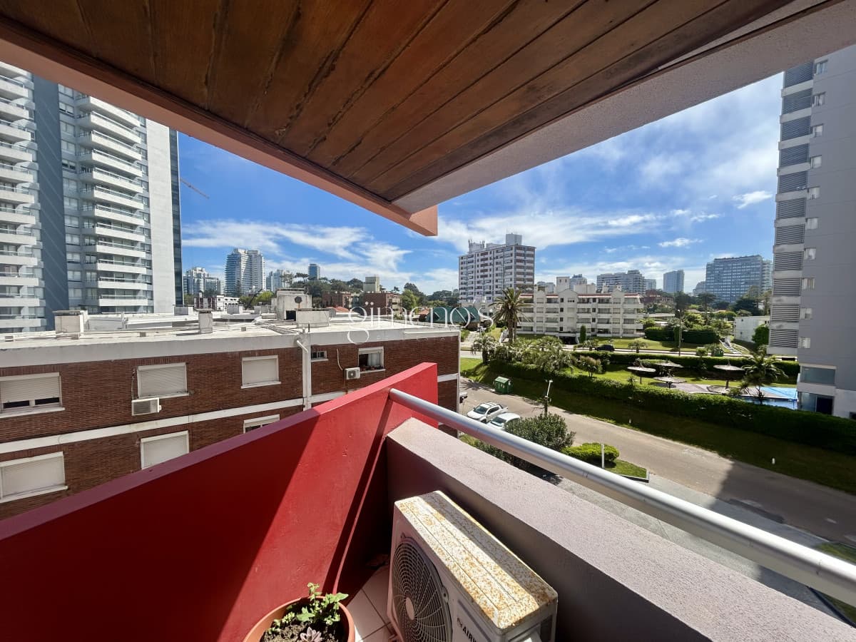 Venta Apartamento 2 Dormitorios y 3 baños en playa brava - Punta del Este