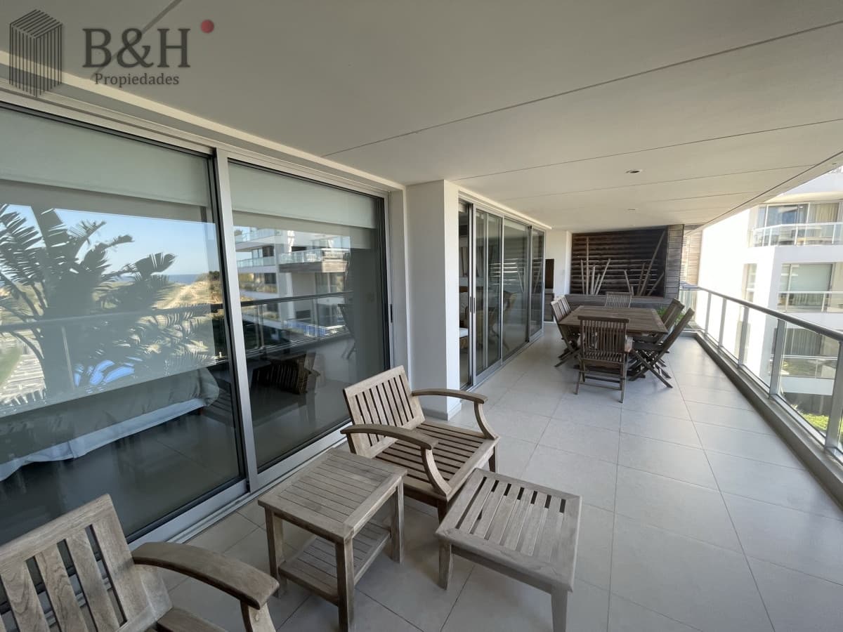 Sobre la brava-Rincón del Indio. Excelente Edificio