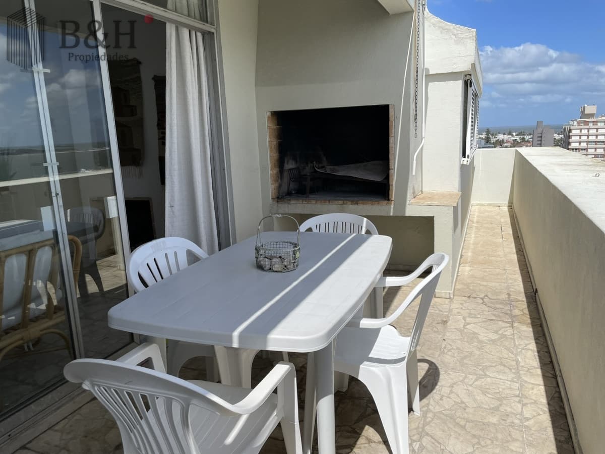 De las propiedades de nuestra administración ofrecemos este hermoso penthouse con órden de venta.