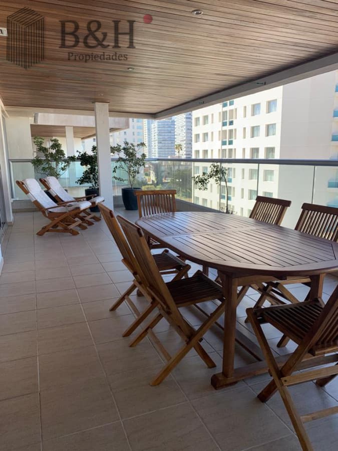 Departamento con vista a la brava y gran terraza, en ICON.