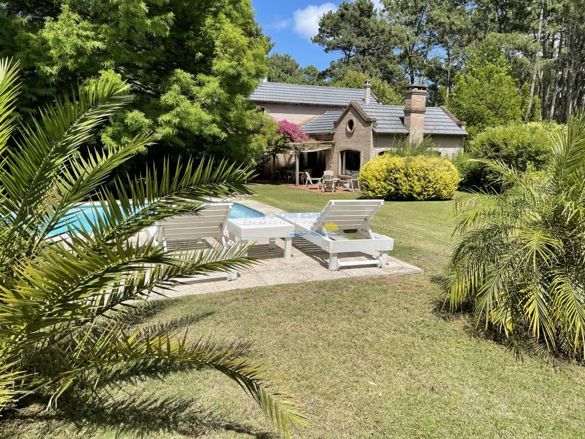 Hermosisima propiedad para pasar unas vacaciones inolvidables. - Inmobiliaria Playa del Este