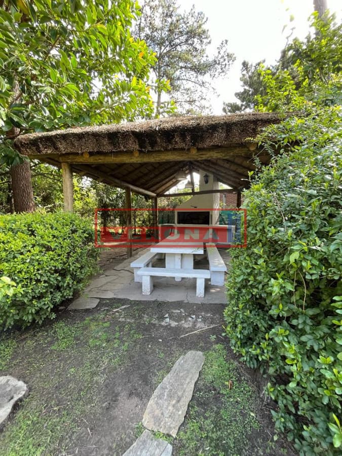 Alquiler verano Pinares con piscina a pocas cuadras del mar. - Inmobiliaria Verona Punta