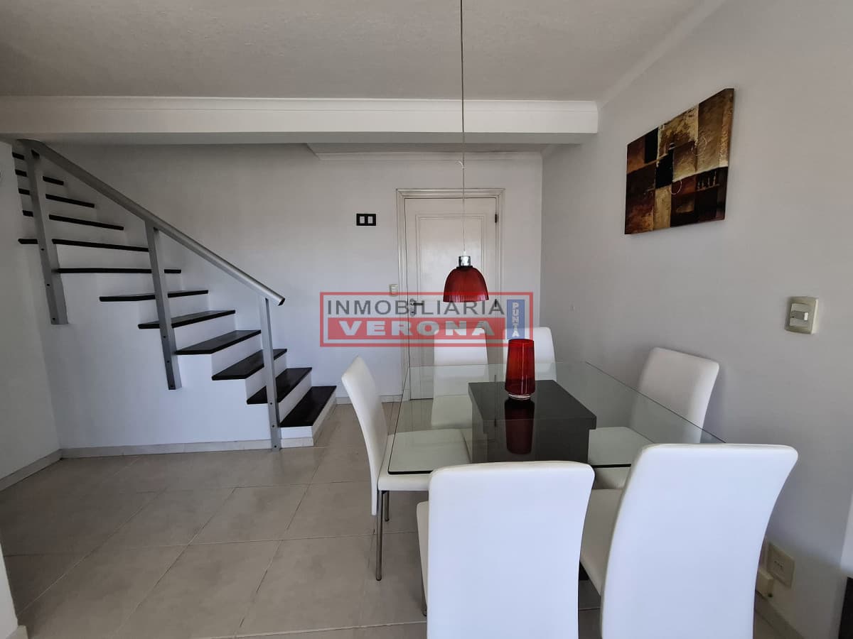 Apartamento en Punta del Este con parrillero propio, pent house - Inmobiliaria Verona Punta