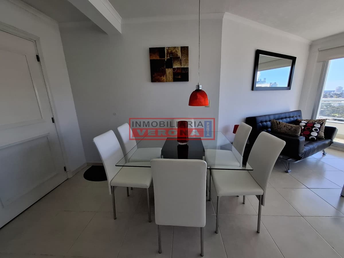 Apartamento en Punta del Este con parrillero propio, pent house - Inmobiliaria Verona Punta