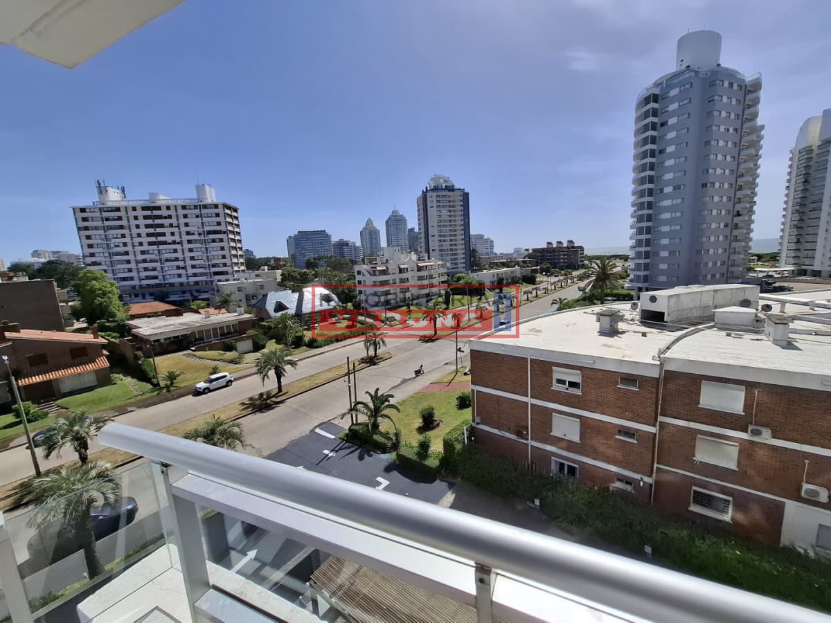 Apartamento en alquiler temporal en Punta del Este - Inmobiliaria Verona Punta