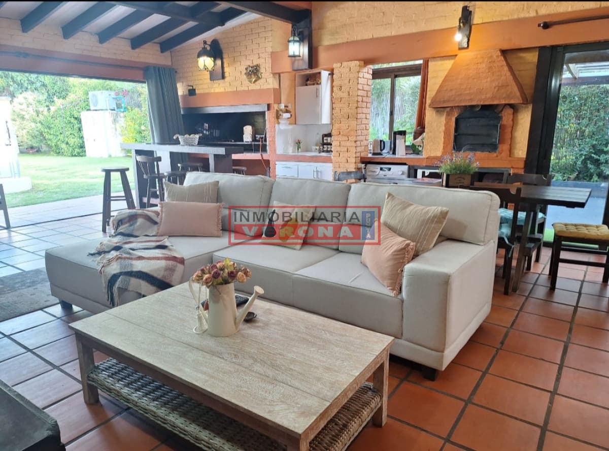 Casa en venta y alquiler temporal en Pinares, Punta del Este - Inmobiliaria Verona Punta