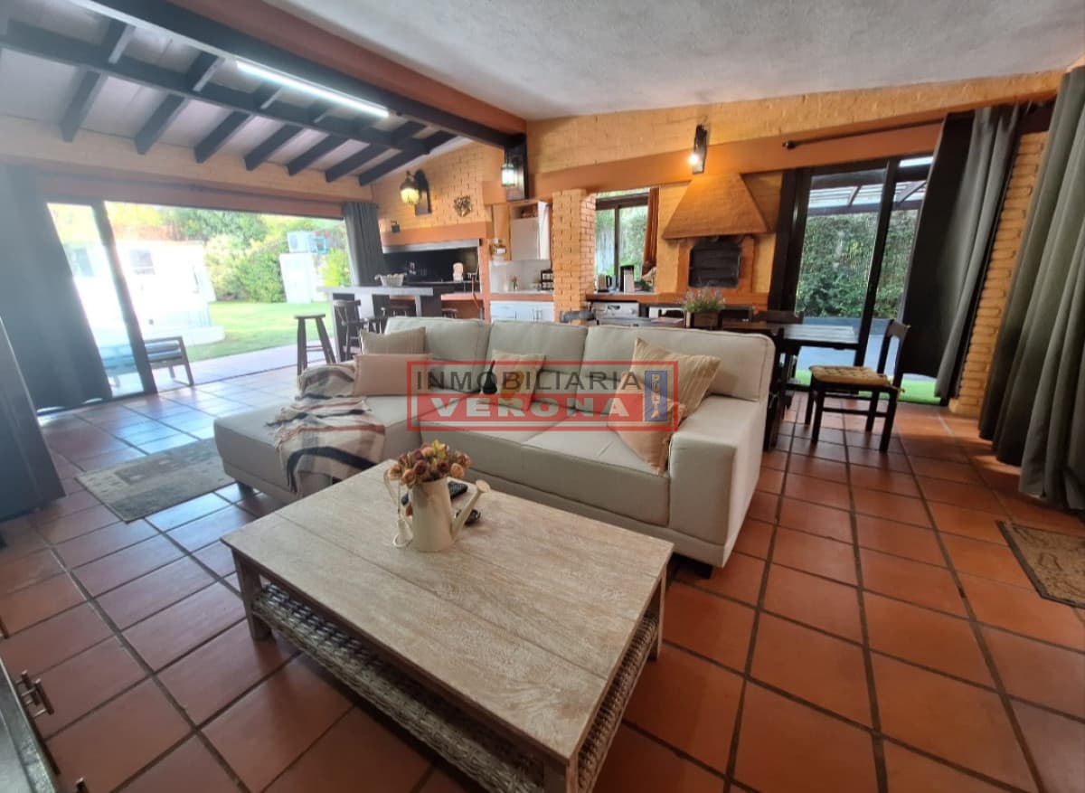 Casa en venta y alquiler temporal en Pinares, Punta del Este - Inmobiliaria Verona Punta