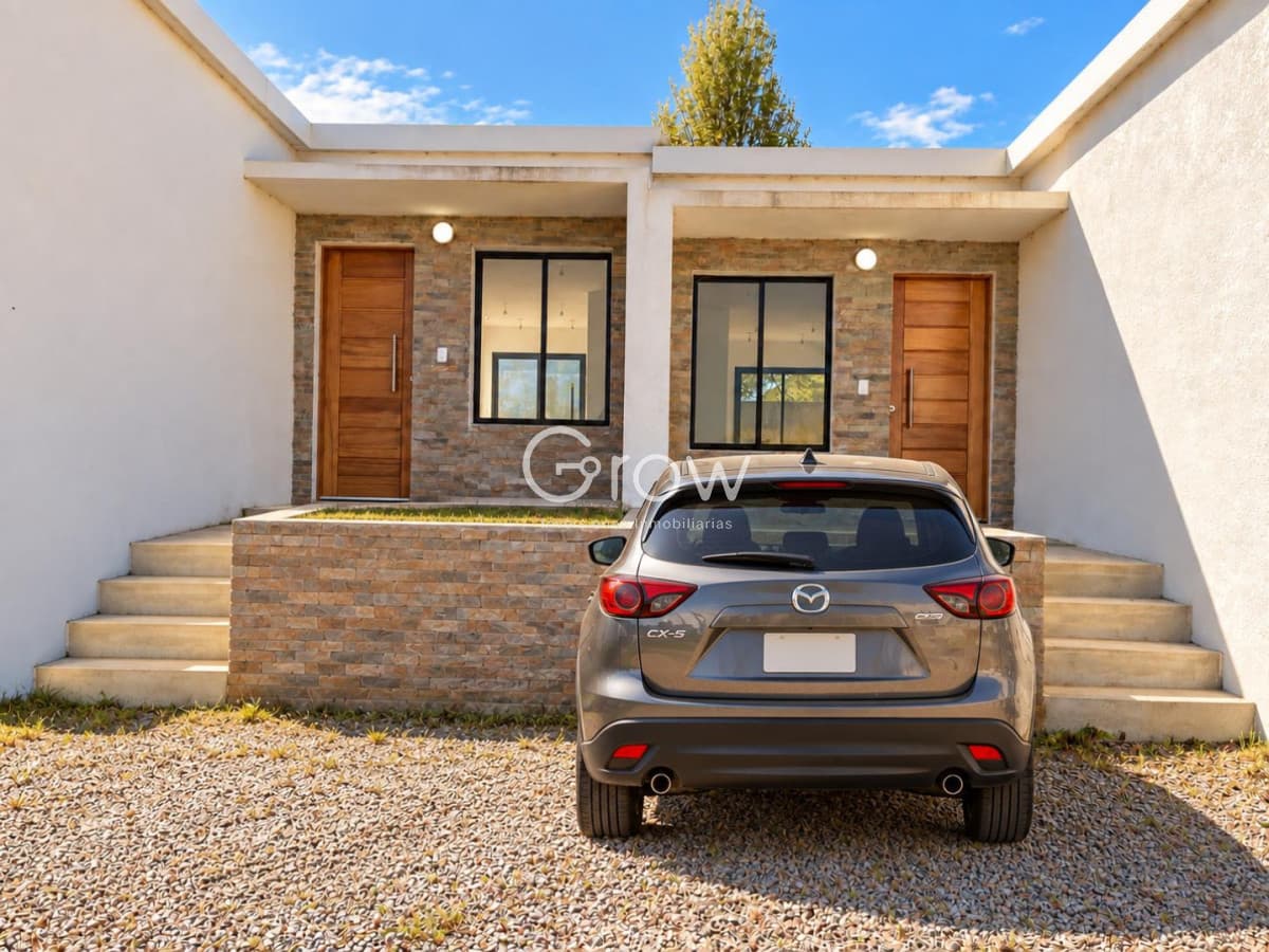 Venta casa de 2 dormitorios a estrenar 99.000 dólares , Barrio La Colina.