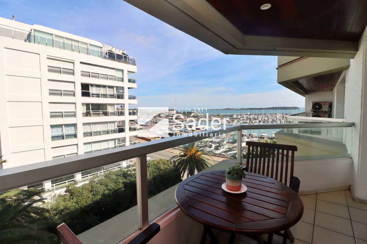 Apto 2 dormitorios con Vista al Puerto   -
