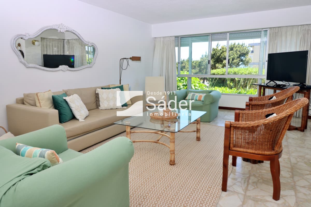 Apto 3 Dormitorios en Pda. 19 de Playa Mansa, Punta del Este   -
