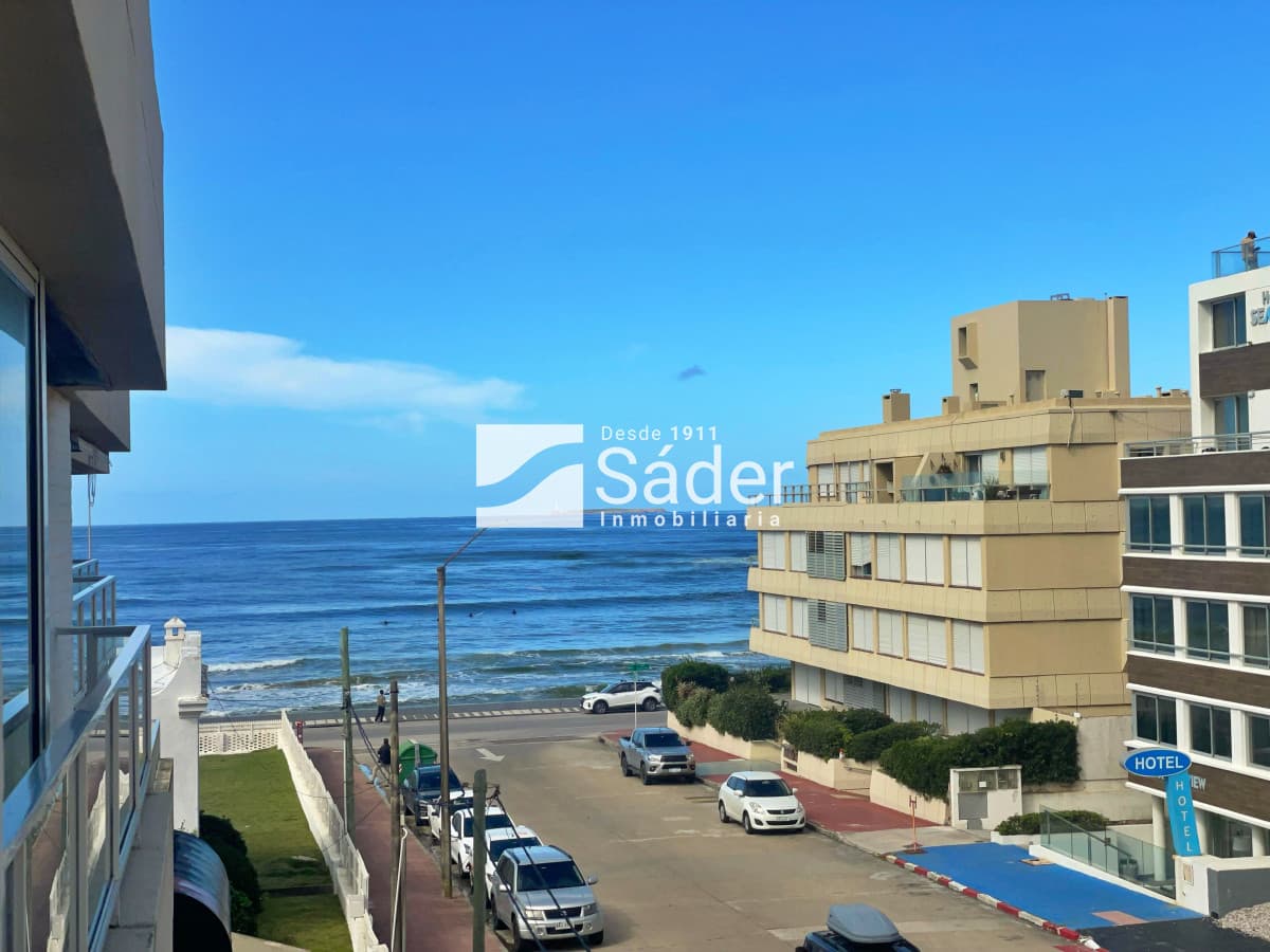 Apto venta y alquiler en Península, a solo 100 metros de la playa El Emir
