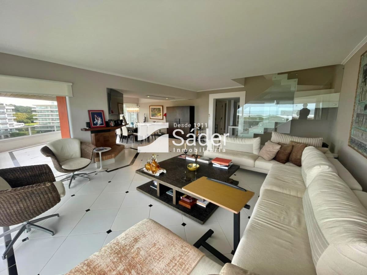 Penthouse de lujo frente al mar