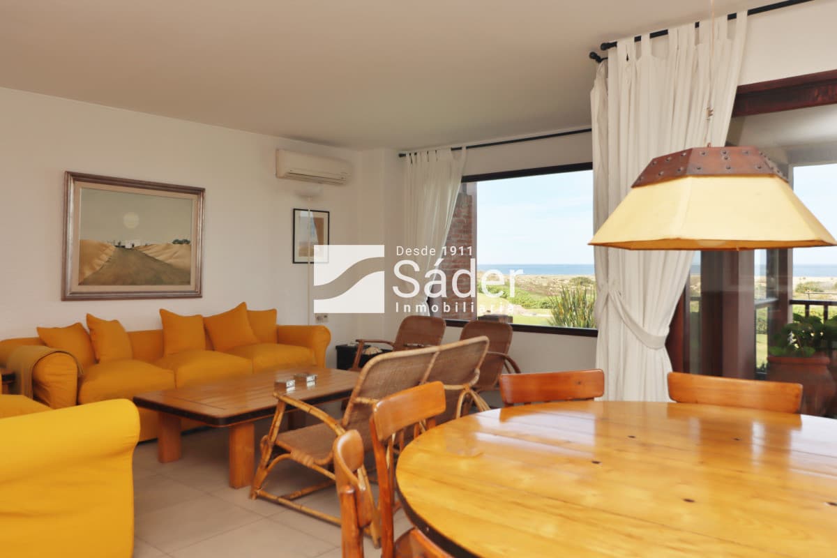Apartamento 3 dormitorios mas dependencia. en Manantiales  -