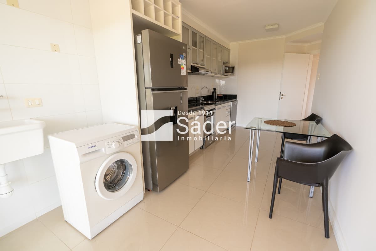Venta de Apartamento 2 DORMITORIOS en Playa Mansa, Punta del Este.