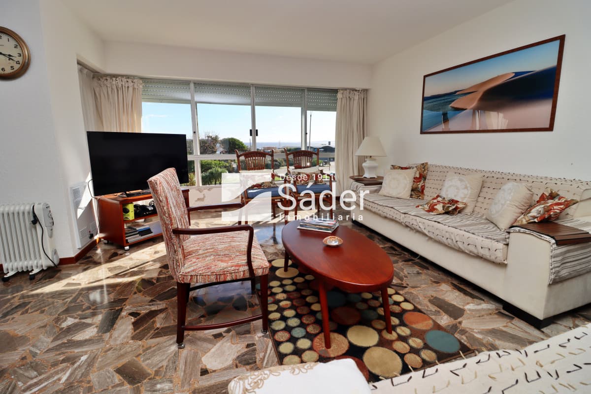 Excepcional apartamento en primera línea de playa mansa