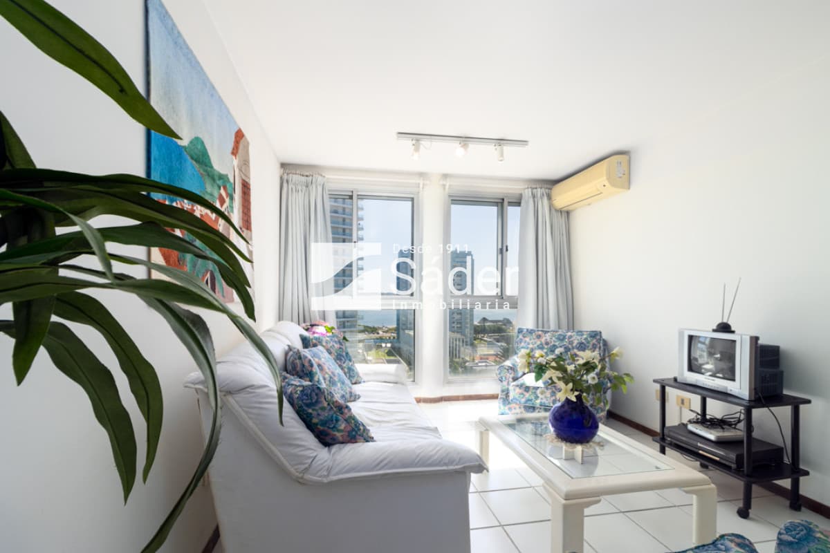 Apartamento en venta Playa Mansa 2 dormitorios