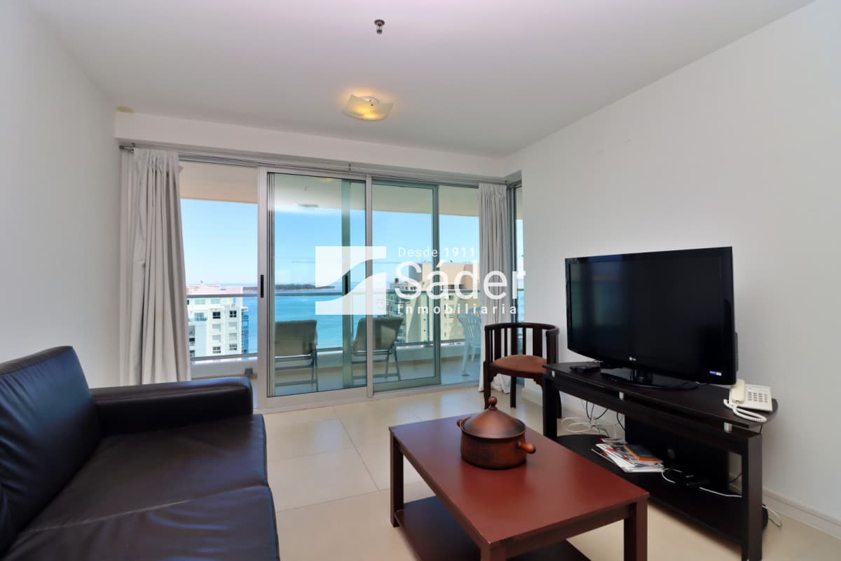 Apartamento en venta Playa Mansa 2 dormitorios