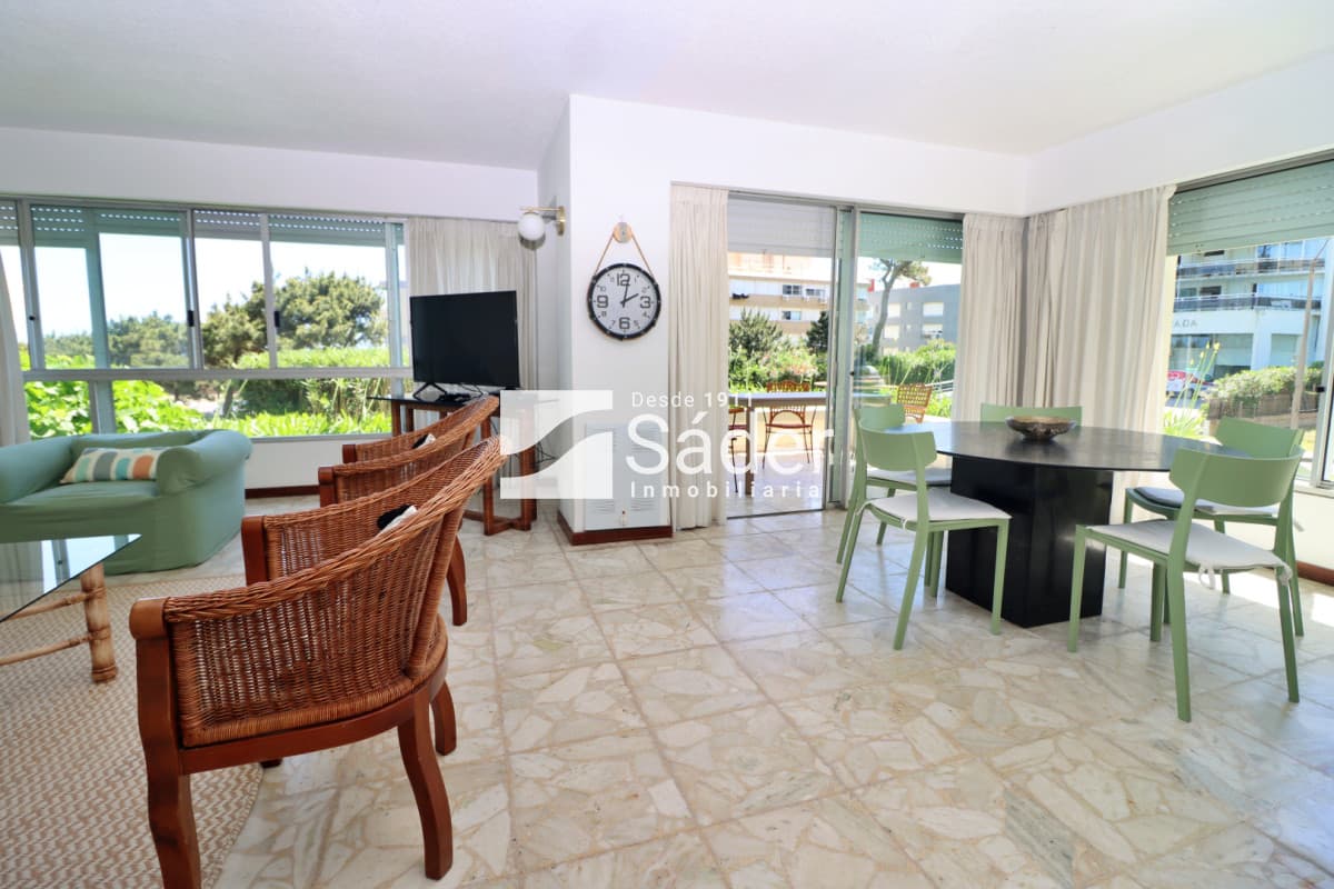 Apto 3 Dormitorios en Pda. 19 de Playa Mansa, Punta del Este   -