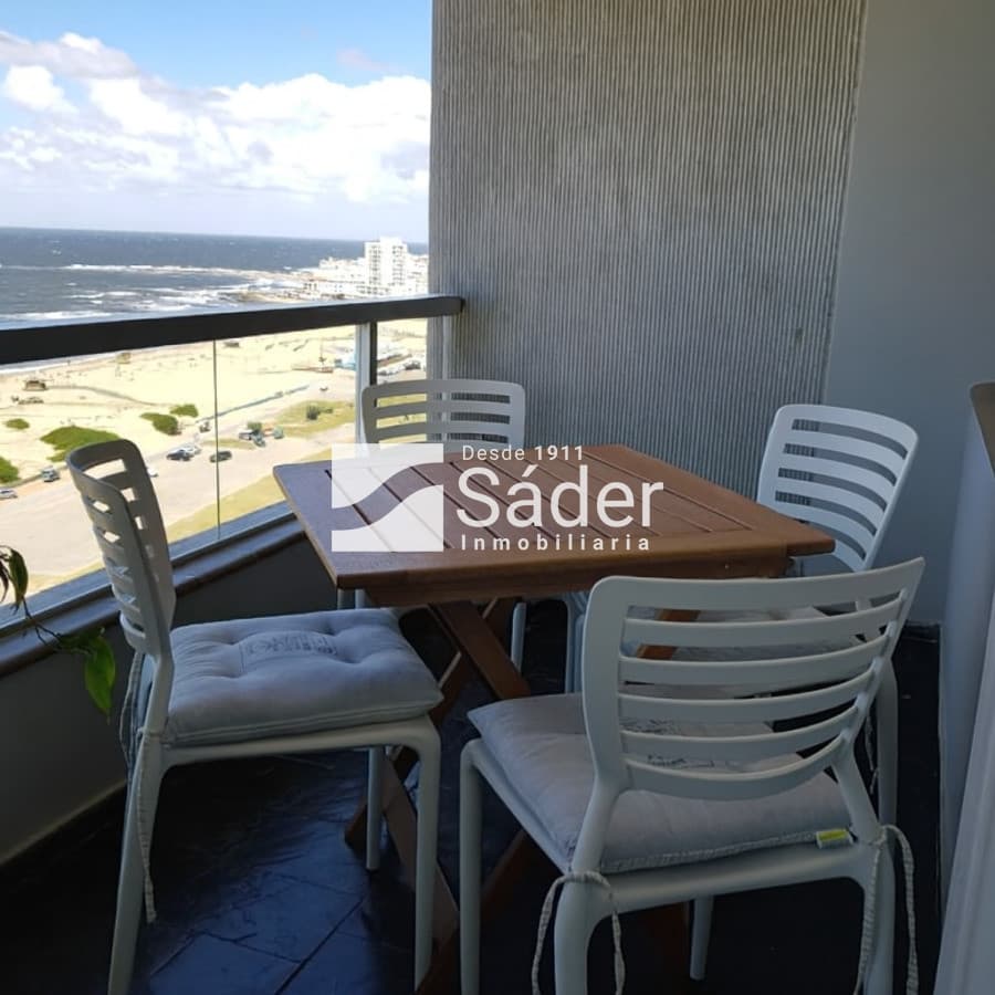 Apto 1 dormitorio frente al mar  -
