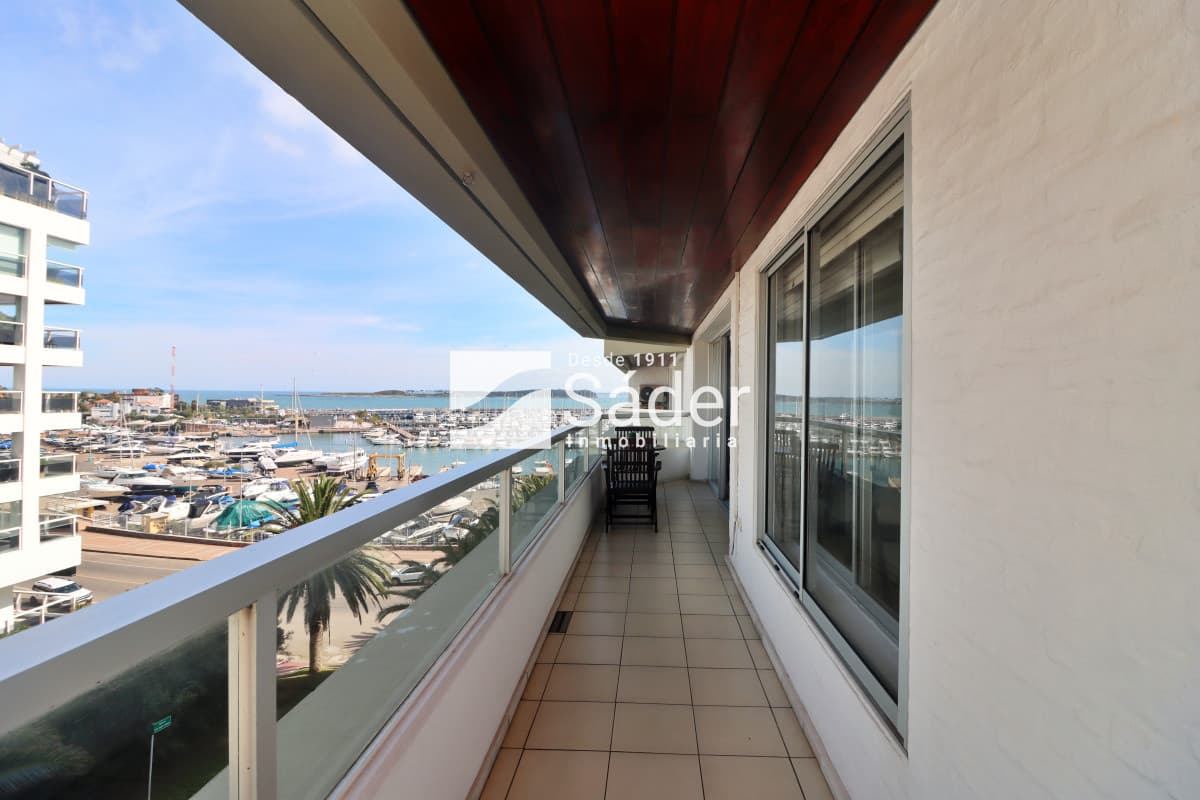 Apto 2 dormitorios con Vista al Puerto   -