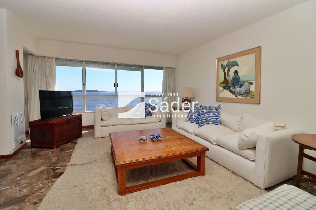 Apto. 3 dorm. con vista al mar. (Playa mansa, pda. 3)  -