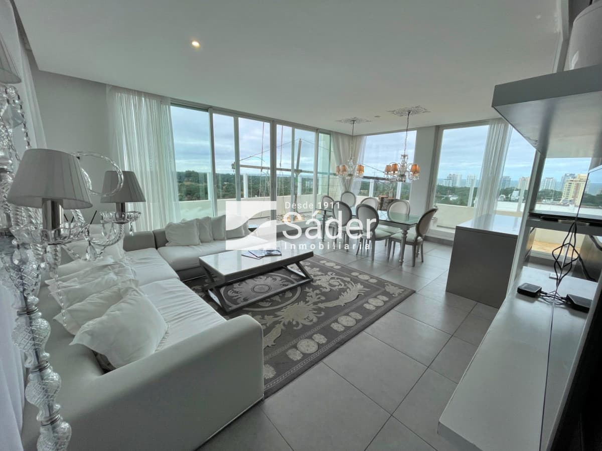 Penthouse en Pda 7 sobre Av. Roosevelt
