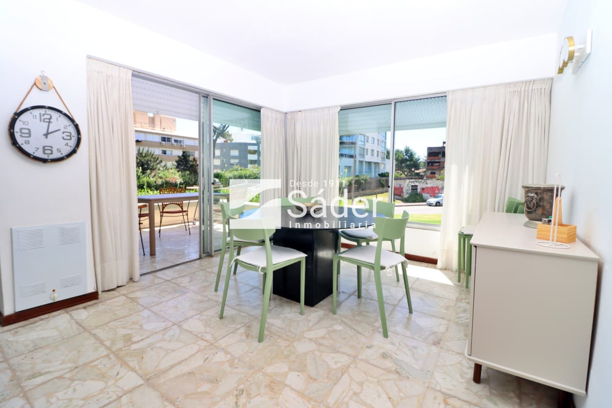 Apto 3 Dormitorios en Pda. 19 de Playa Mansa, Punta del Este   -