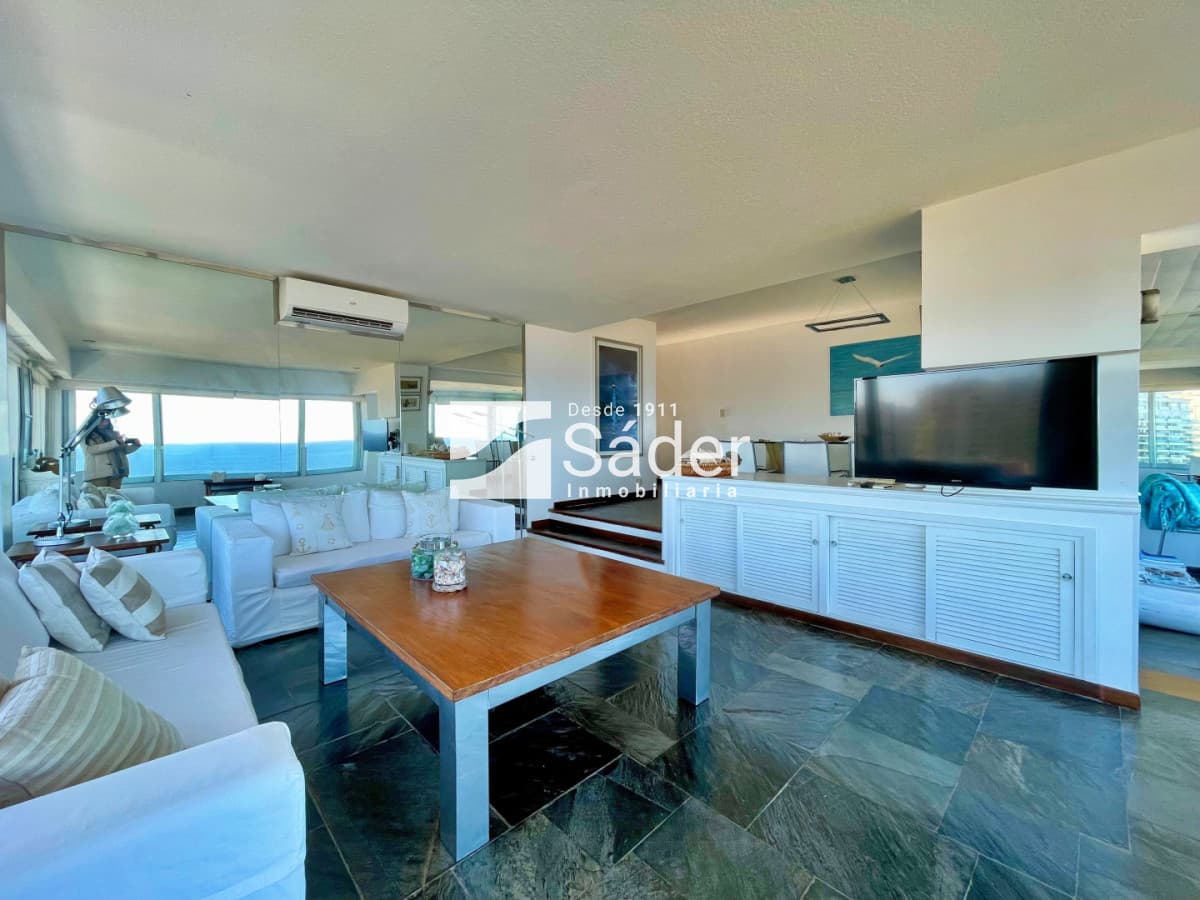 Apartamento 3 dormitorios. Playa Brava. Parada 2  -