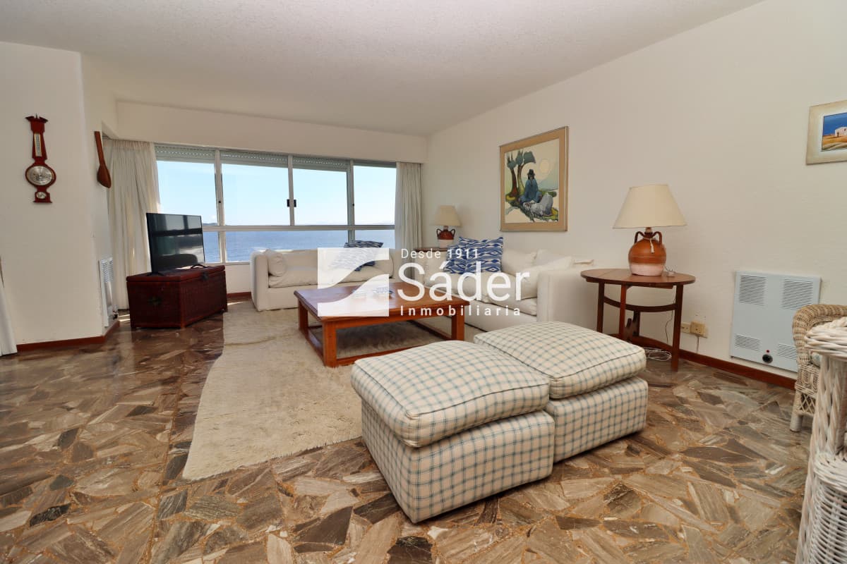 Apto. 3 dorm. con vista al mar. (Playa mansa, pda. 3)  -