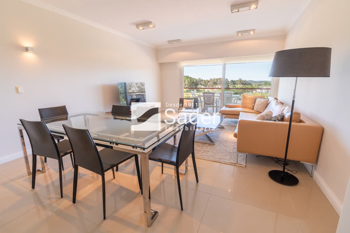Venta de Apartamento 2 DORMITORIOS en Playa Mansa, Punta del Este.
