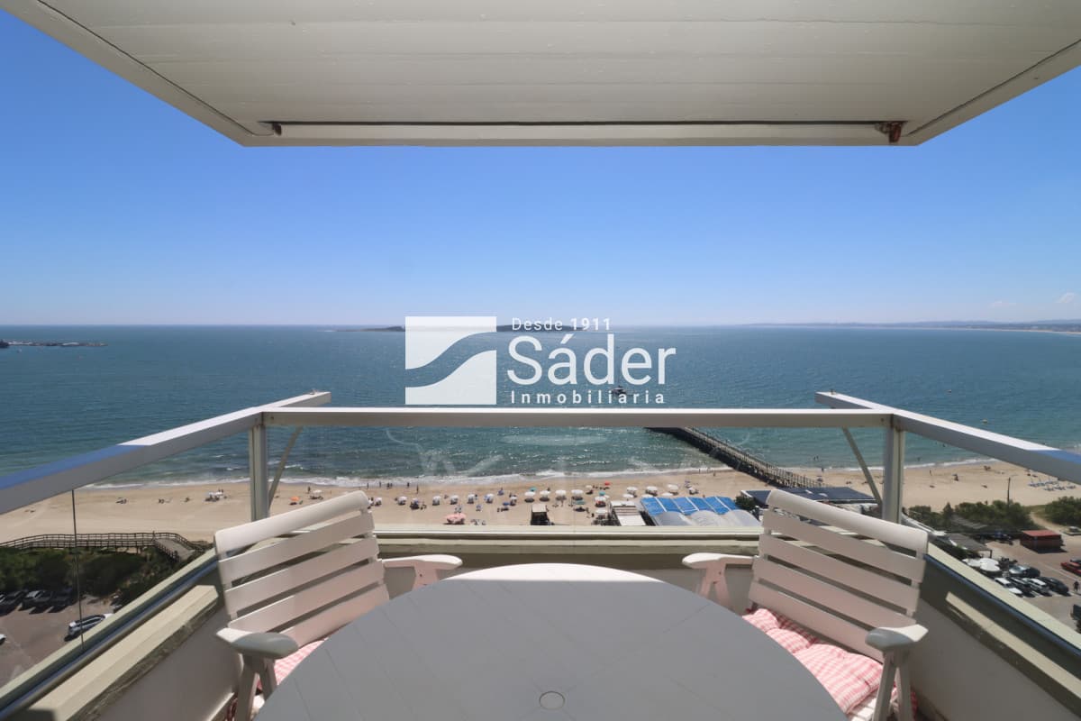 Frente al mar en pda. 3 de playa mansa   -