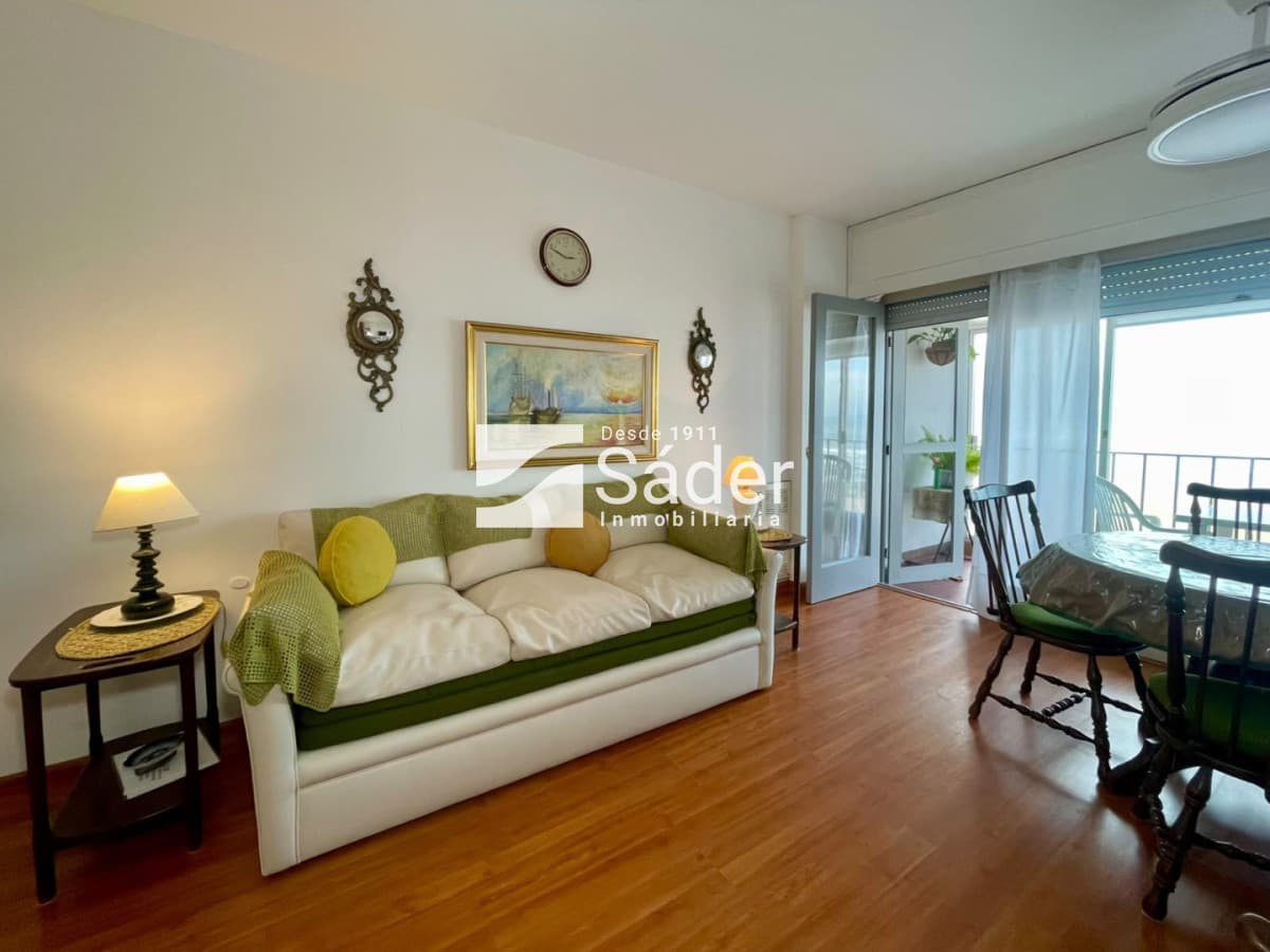 Apartamento con vista al mar, 1 dormitorio. Peninsula  -