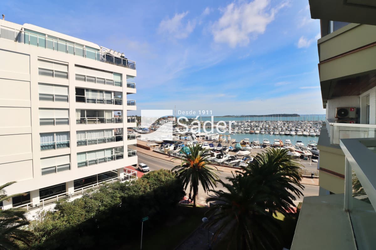 Apto 2 dormitorios con Vista al Puerto   -
